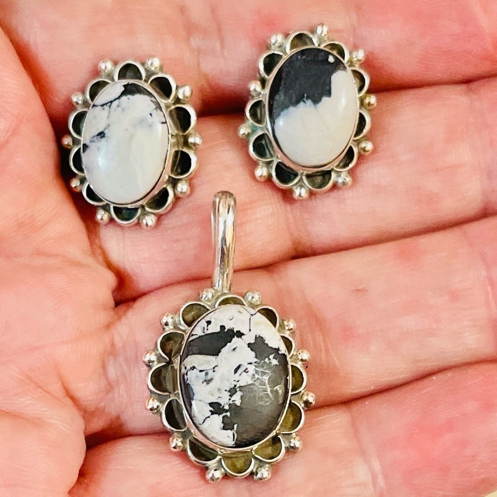 Navajo Sterling Silver White Buffalo Dangle Earrings Pendant Native American